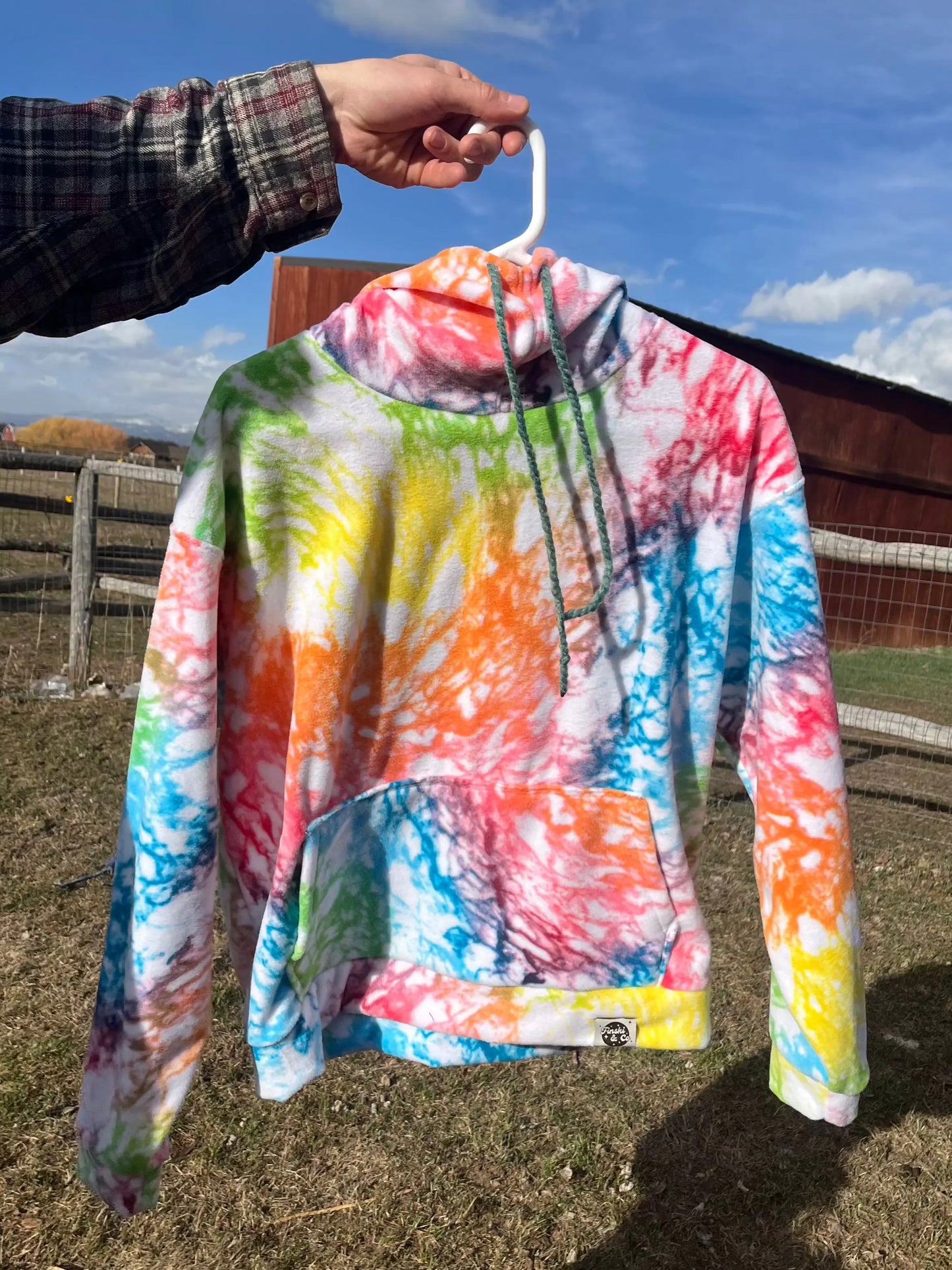 8. Tie-die Sweatshirt Finski&Co