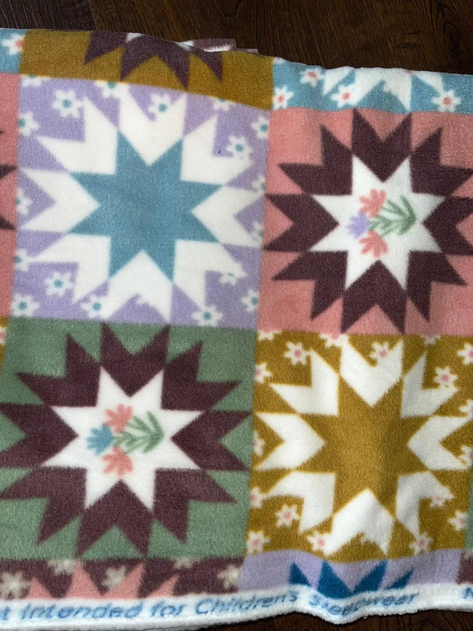 32. Custom Cropped Hoodie Finski&Co