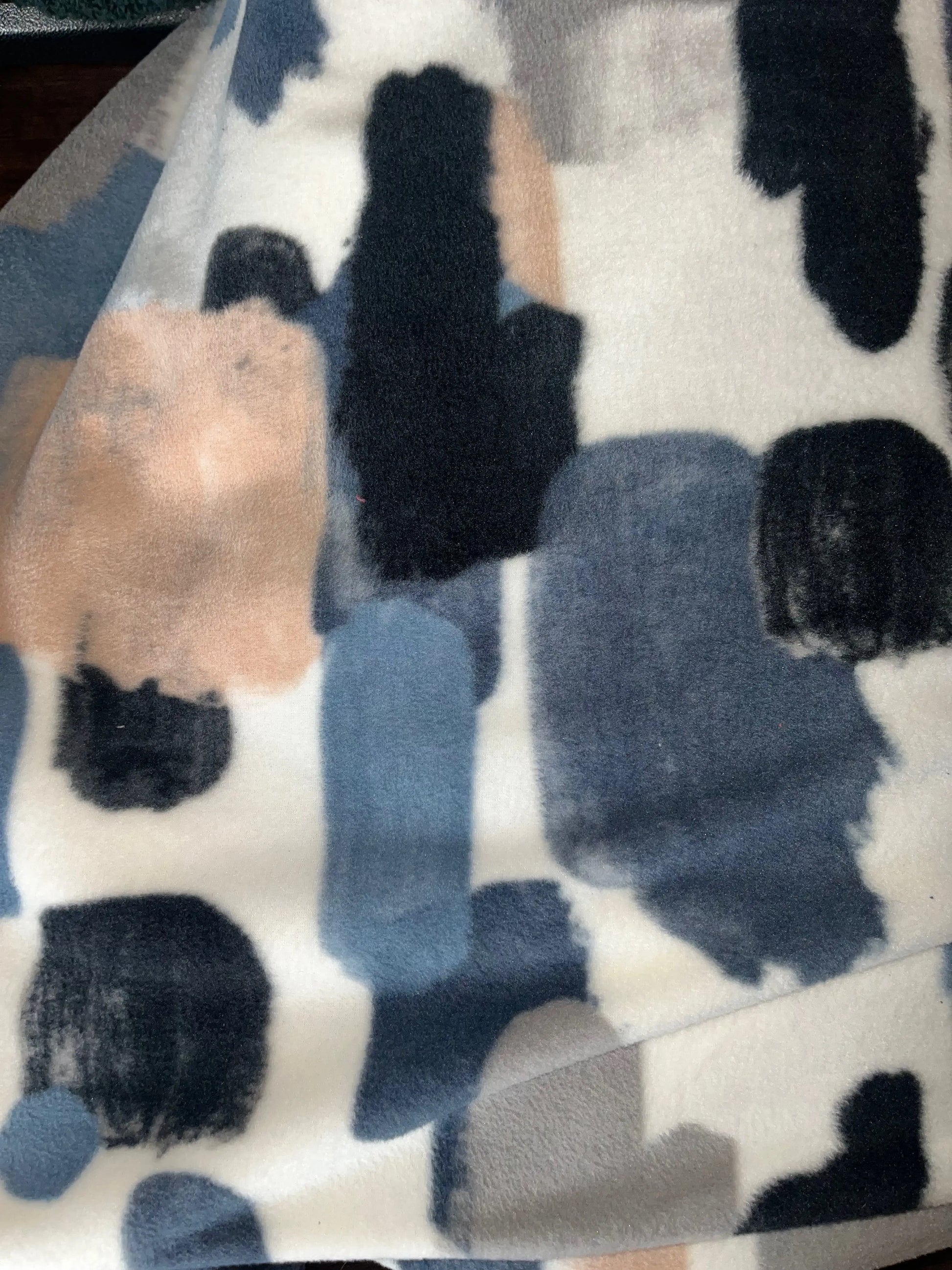 32. Custom Cropped Hoodie Finski&Co