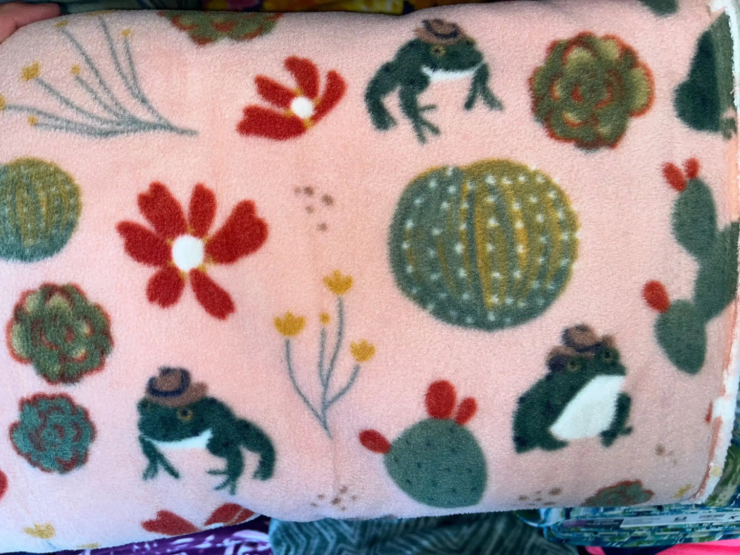 32. Custom Cropped Hoodie Finski&Co